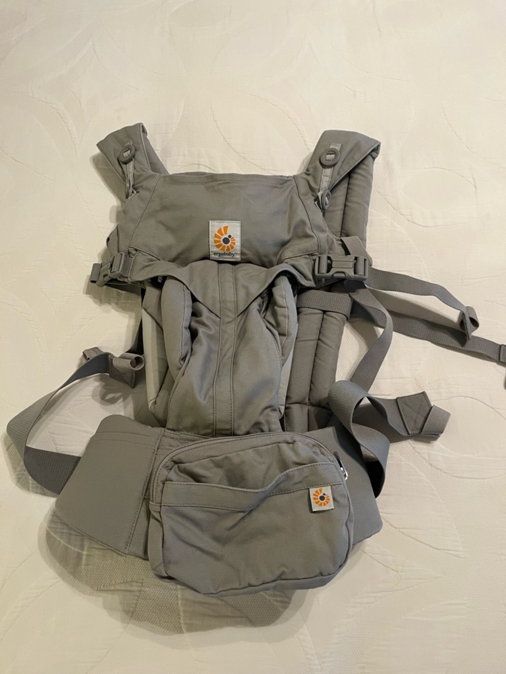 Ergo Omni 360 in Pearl Gray ErgoBaby Infant Toddler Carrier - Picture 4 of 8